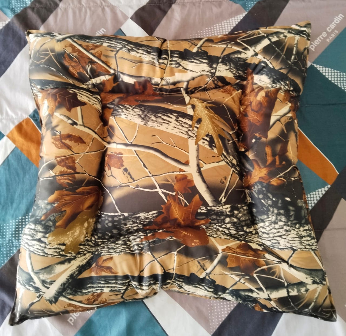 Pet bed 75cm x 75cm